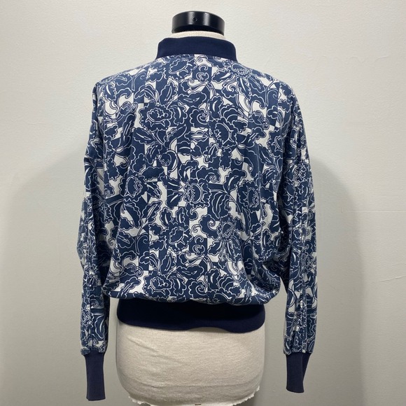 VTG TAIL Women's Lightweight Blue & White Floral Full Zip Bomber Jacket‎ Small - Picture 2 of 10